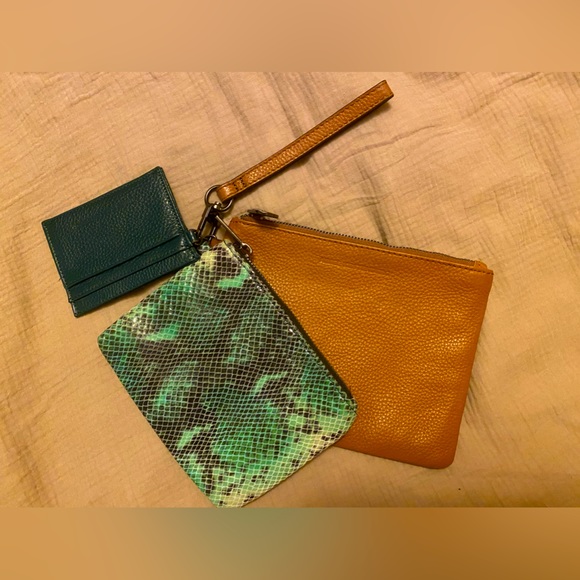 Aimee Kestenberg 100% Leather Wristlet Tan - Picture 3 of 7